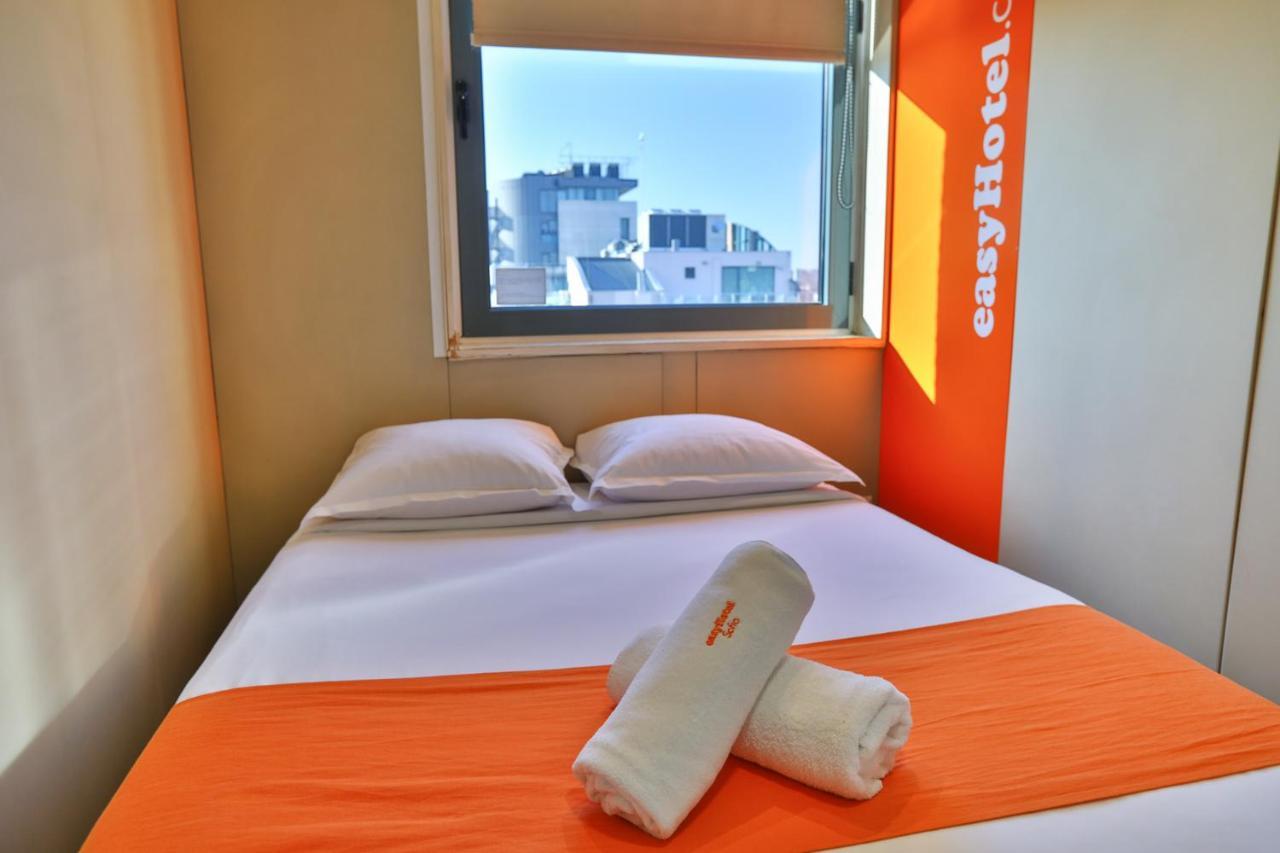 Easyhotel Sofia Esterno foto