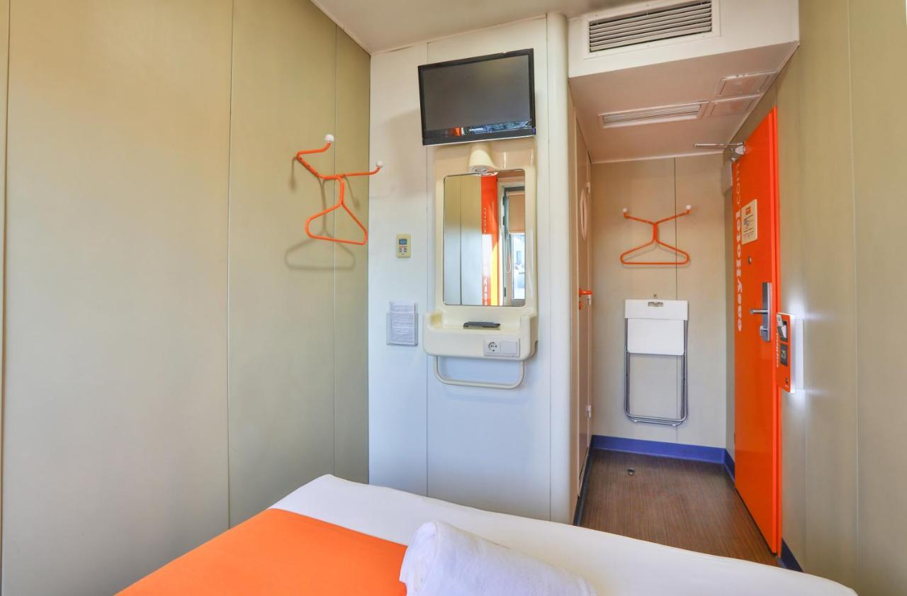 Easyhotel Sofia Esterno foto