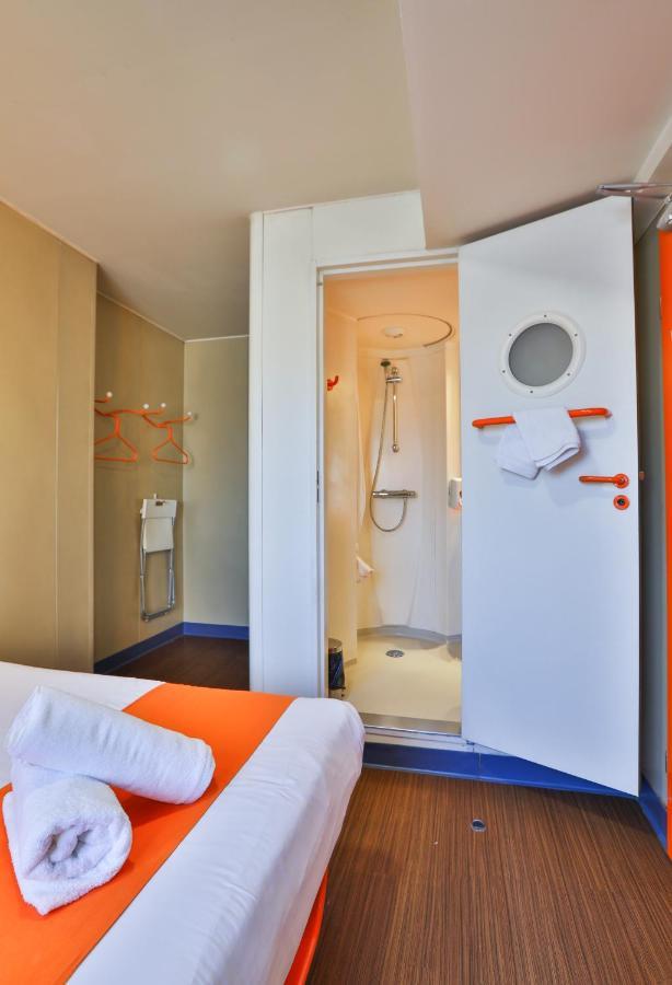 Easyhotel Sofia Esterno foto