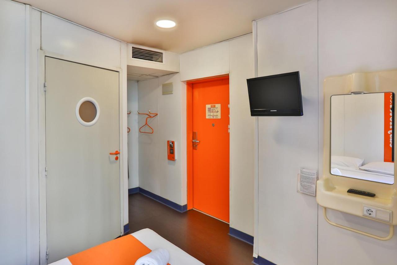 Easyhotel Sofia Esterno foto